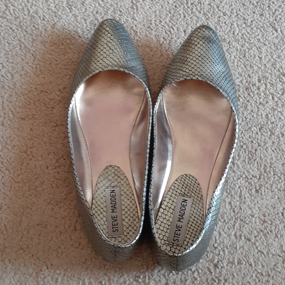 Silver Steve Madden Flats - Women's Size 9
